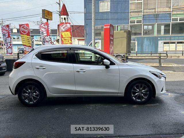 Mazda DEMIO 2017-12 296585-8