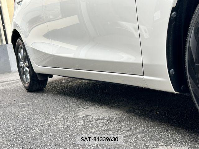 Mazda DEMIO 2017-12 296585-22