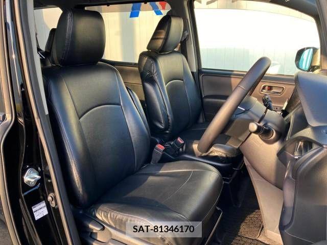 Toyota VOXY 2016-07 248108-8