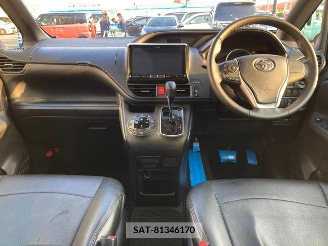 Toyota VOXY 2016-07 248108-1