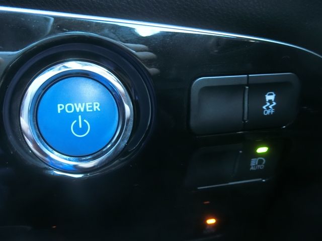 Toyota PRIUS 2020-10 187748-11