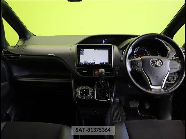 Toyota NOAH 2017-06 377288-2