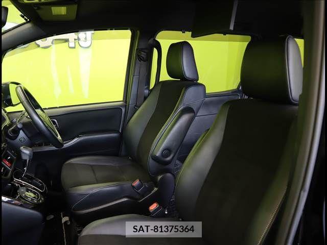 Toyota NOAH 2017-06 377288-28