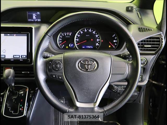 Toyota NOAH 2017-06 377288-13