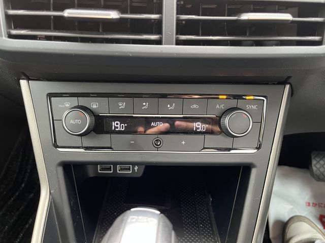 VolksWagen POLO 2019-09 189966-8