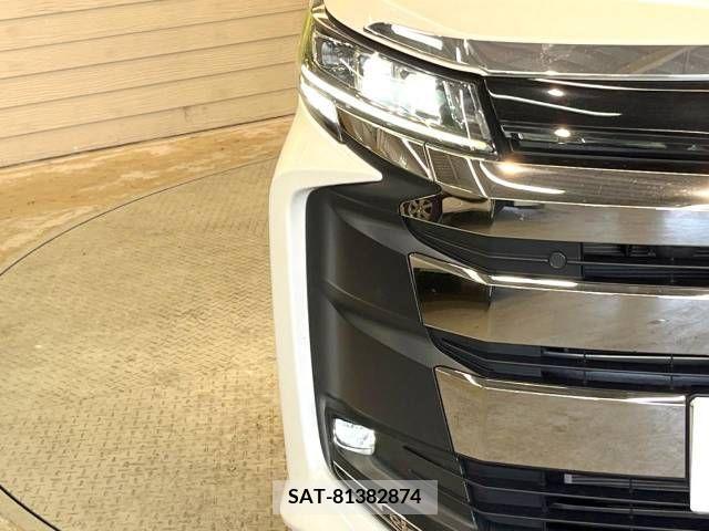 Toyota NOAH 2022-02 365137-13