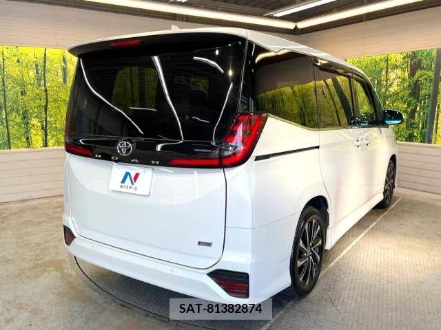 Toyota NOAH 2022-02 365137-18