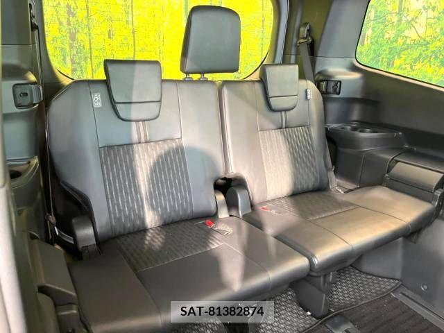 Toyota NOAH 2022-02 365137-10