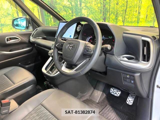 Toyota NOAH 2022-02 365137-8