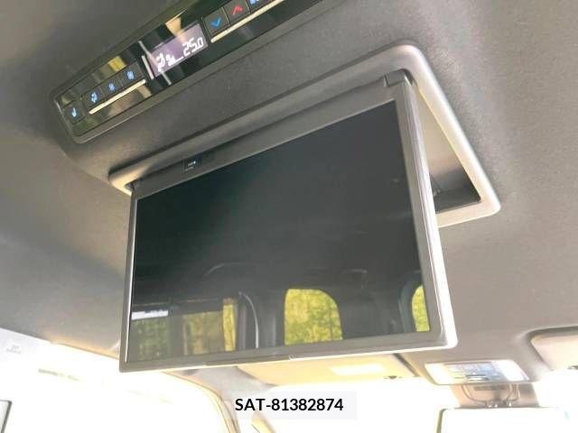 Toyota NOAH 2022-02 365137-3