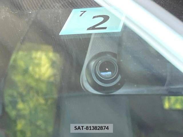 Toyota NOAH 2022-02 365137-7