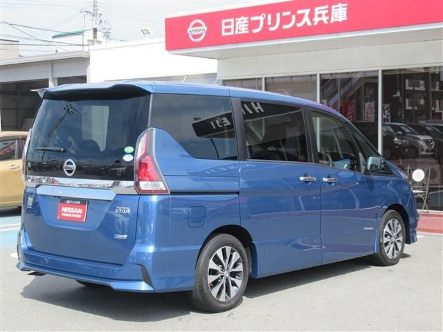 Nissan SERENA 2017-01 6808-2