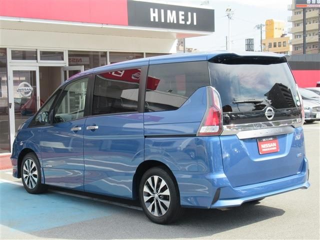 Nissan SERENA 2017-01 6808-27