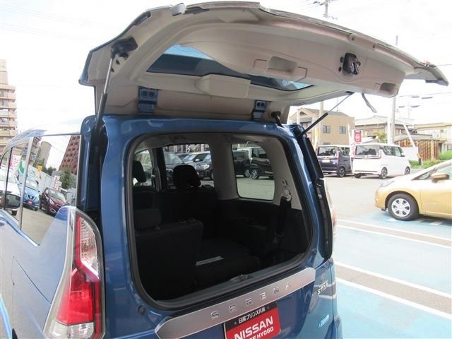 Nissan SERENA 2017-01 6808-20