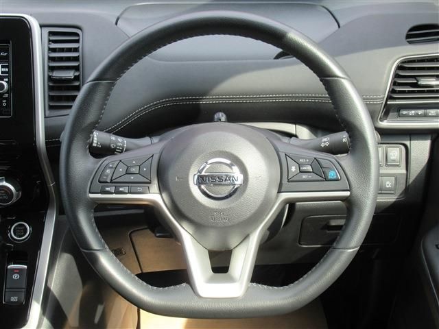 Nissan SERENA 2017-01 6808-11