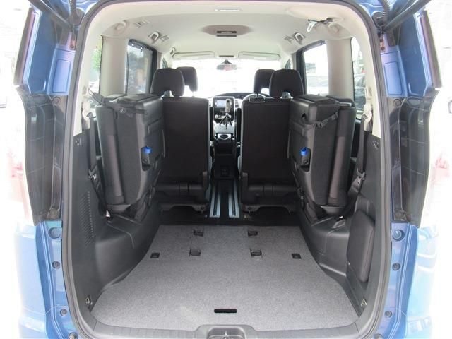 Nissan SERENA 2017-01 6808-18