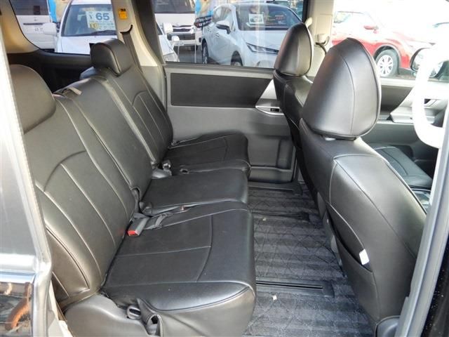 Toyota VOXY 2007-07 10749-4