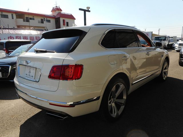 Bentley BENTAYGA 2017-12 14359-2