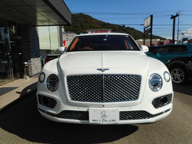 Bentley BENTAYGA 2017-12 14359-3