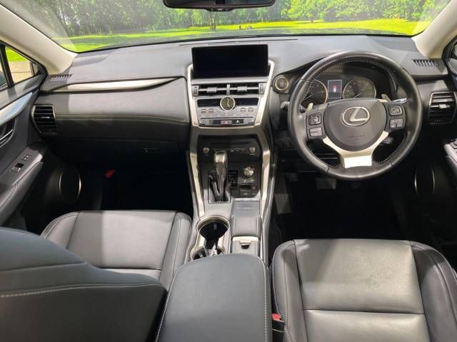 Lexus NX 2019-06 21805-1