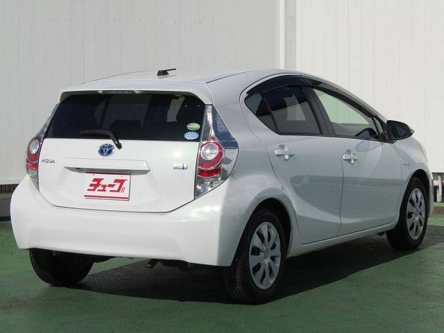 Toyota AQUA 2012-12 11555-2