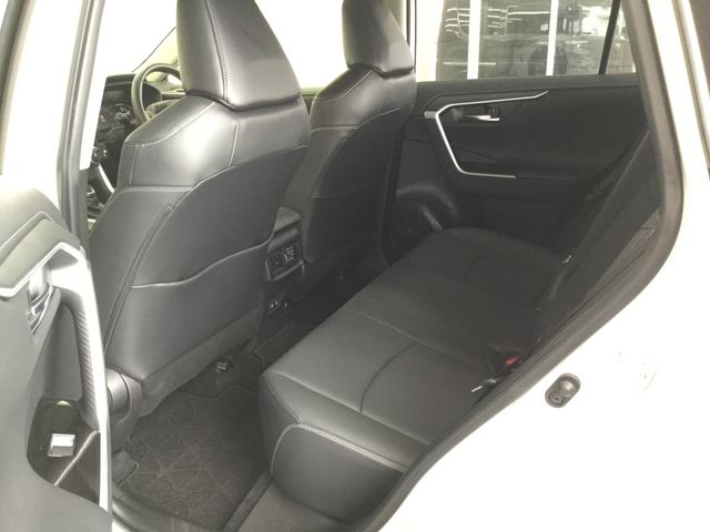 Toyota RAV4 2021-04 4428-25