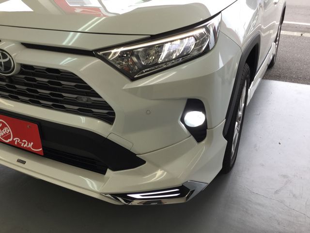 Toyota RAV4 2021-04 4428-27