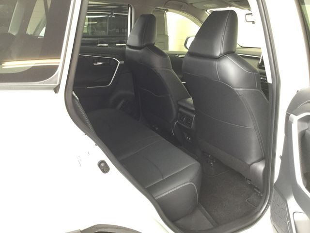 Toyota RAV4 2021-04 4428-24