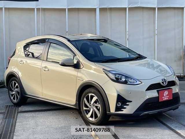 Toyota AQUA 2017-08 377473-6