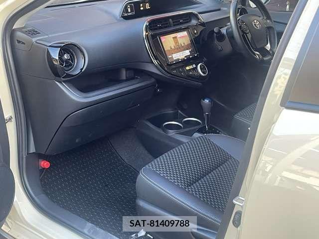 Toyota AQUA 2017-08 377473-18