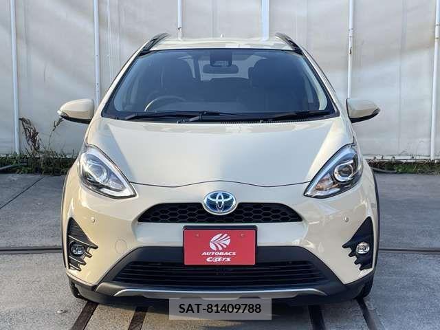 Toyota AQUA 2017-08 377473-5