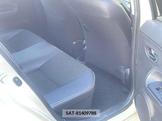 Toyota AQUA 2017-08 377473-15