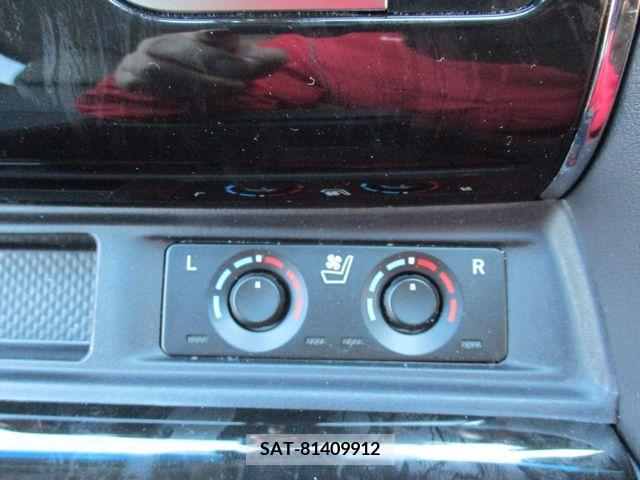 Toyota ALPHARD 2023-01 279797-17