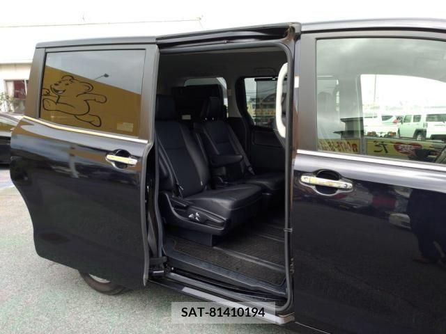 Toyota ESQUIRE 2015-03 248011-9