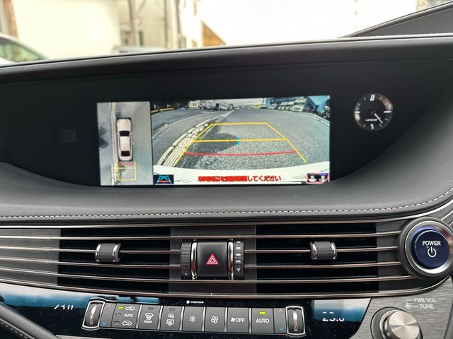 Lexus LS 2018-01 7200-15