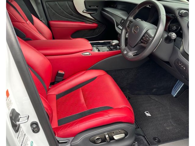 Lexus LS 2018-01 7200-7