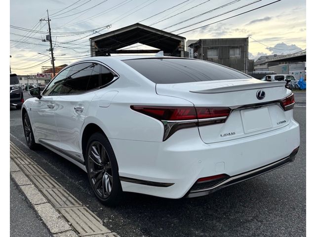 Lexus LS 2018-01 7200-2