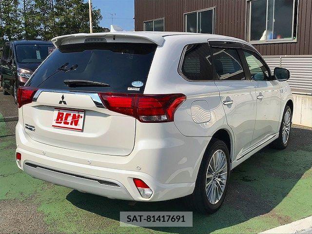 Mitsubishi OUTLANDER PHEV 2018-11 303546-2