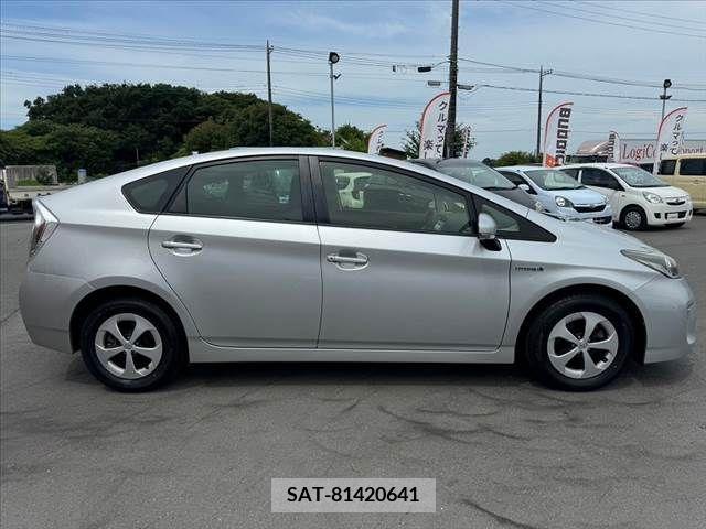 Toyota PRIUS 2013-09 322128-11