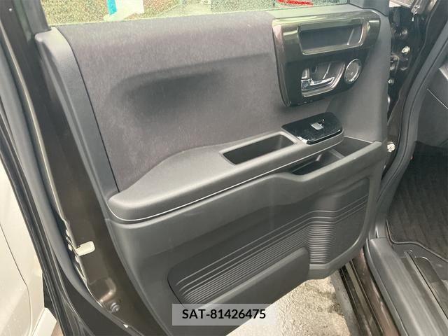 Honda N BOX CUSTOM 2019-05 212179-17