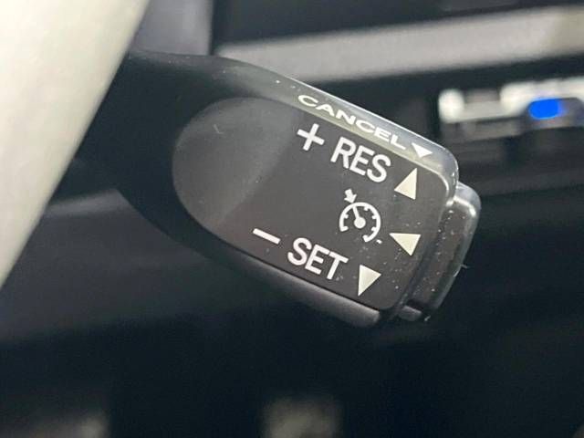 Toyota VOXY 2017-11 16833-7