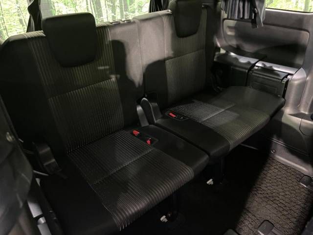 Toyota VOXY 2017-11 16833-10