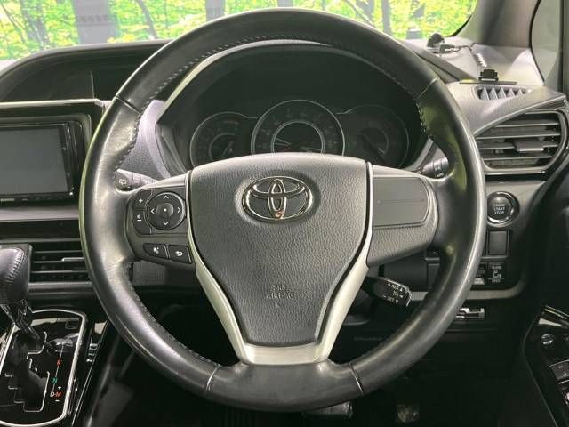 Toyota VOXY 2017-11 16833-12