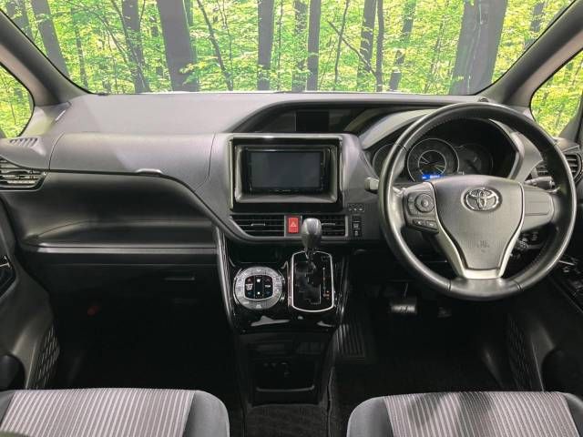 Toyota VOXY 2017-11 16833-1