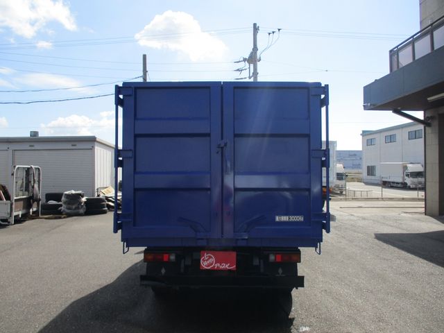 Mitsubishi CANTER 2016-02 13910-12
