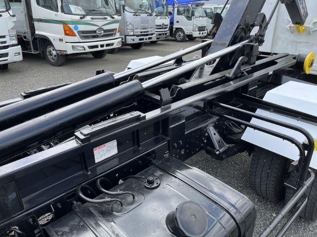 Hino RANGER 2011-02 6687-7