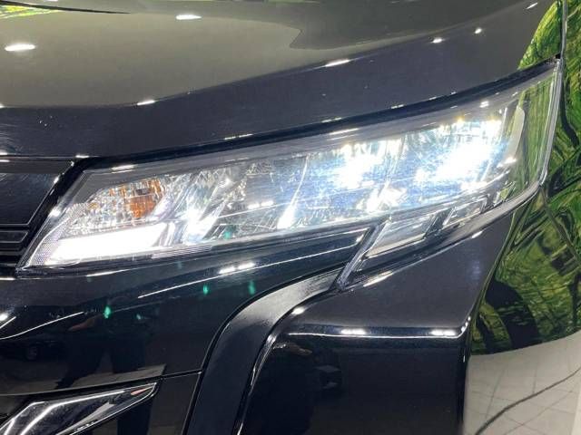 Toyota NOAH 2023-04 195212-13