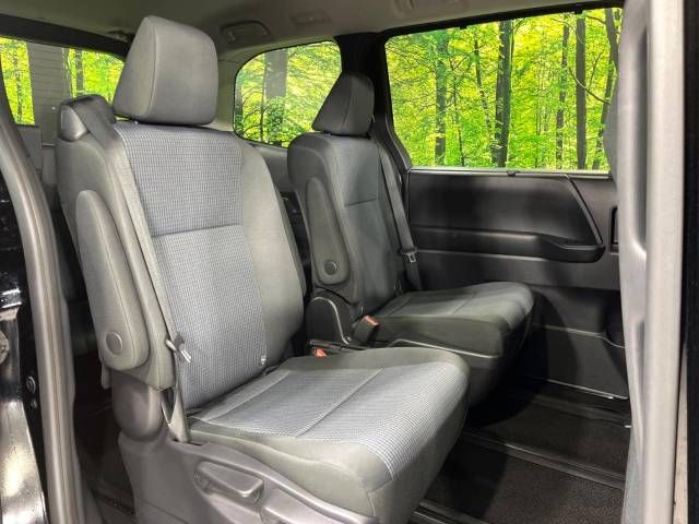 Toyota NOAH 2023-04 195212-9