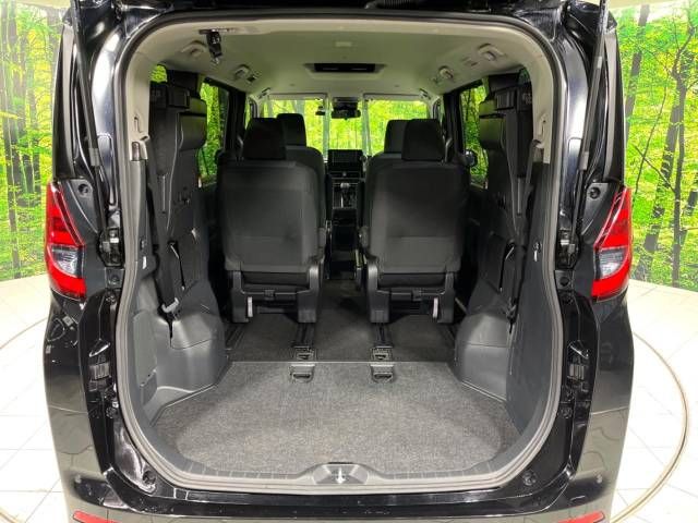 Toyota NOAH 2023-04 195212-12