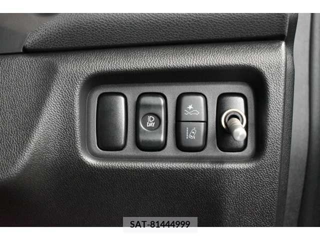 Mitsubishi RVR 2020-11 388554-7
